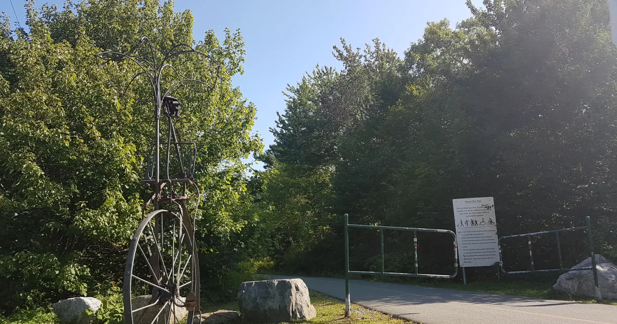 Chain O Lakes State Park Trail