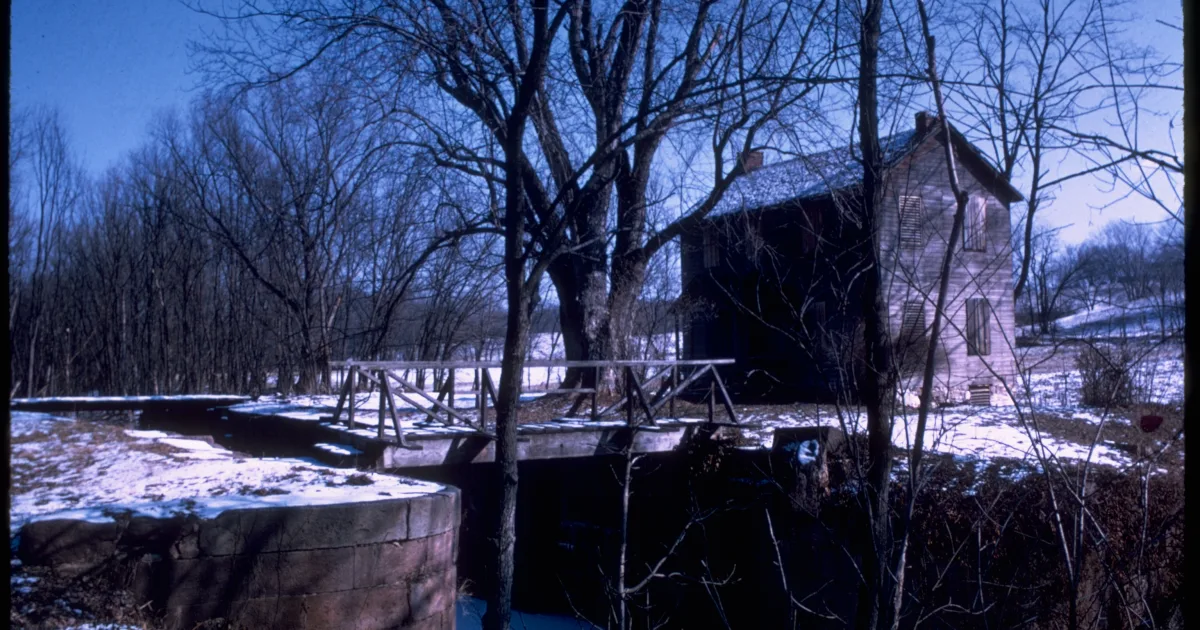 Chesapeake & Ohio Canal Towpath Hike