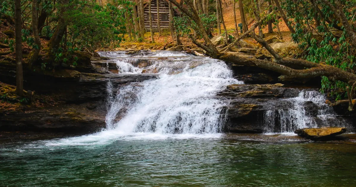 Flat Lick Falls: A Family-Friendly Cascade in Laurel County