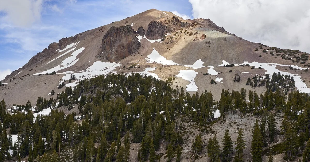 Lassen Peak Trail