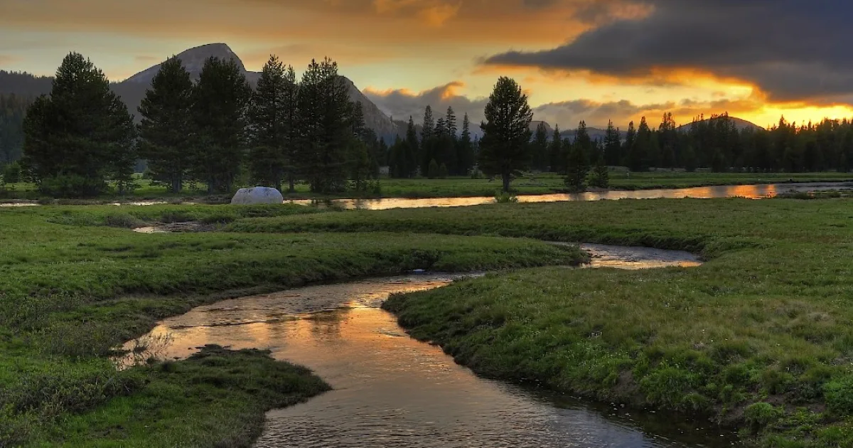 CA - Tuolumne Meadows to Cathedral Lakes