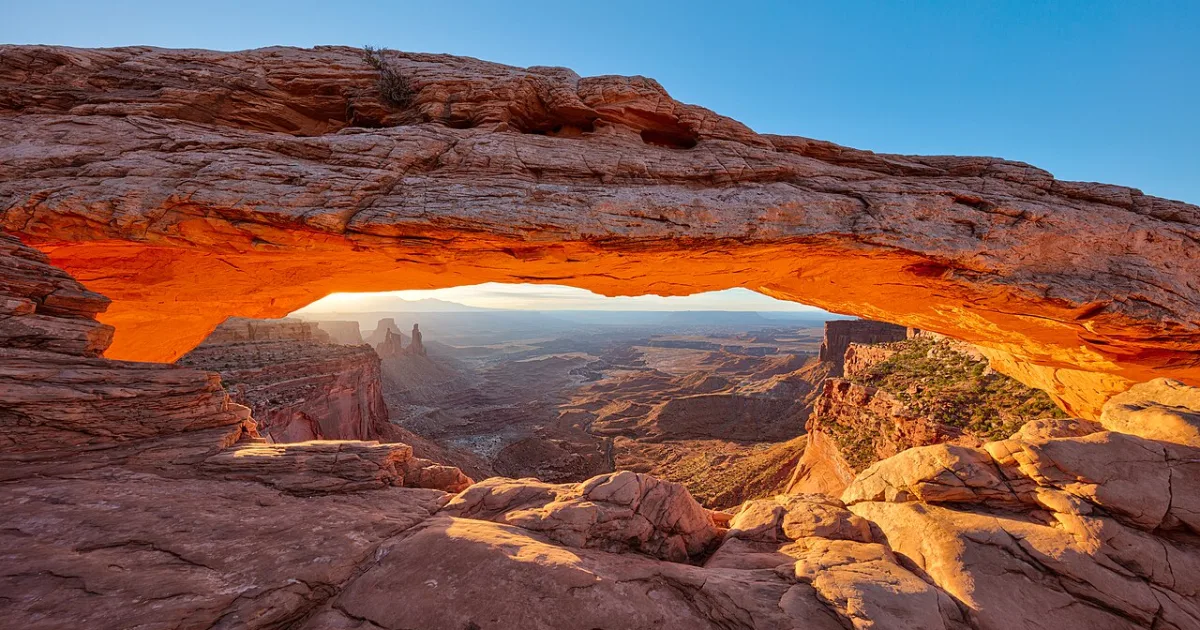 Mesa Arch Trail — Canyonlands