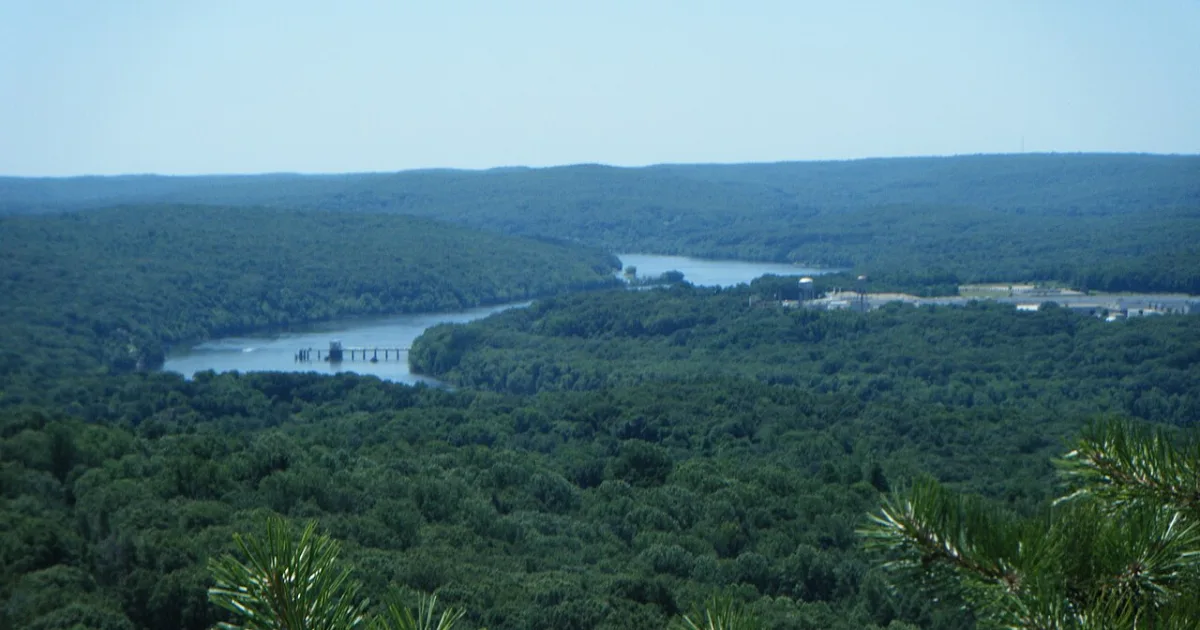 Meshomasic State Forest Trail