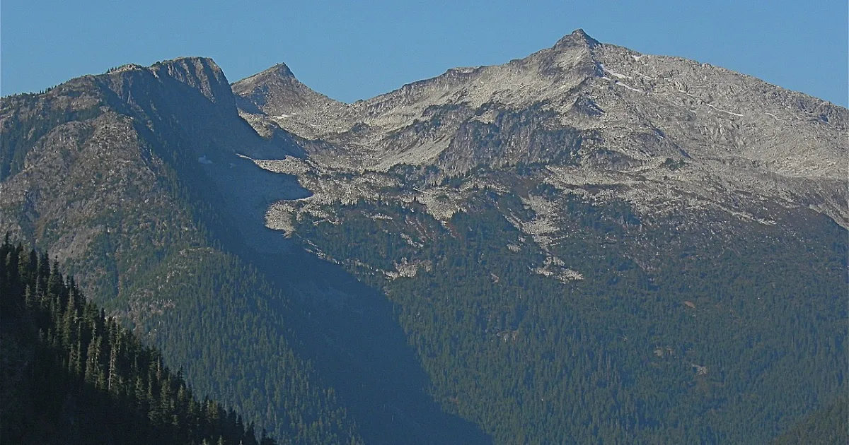 Hidden Lake Peaks Trail