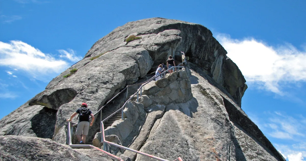 Moro Rock Summit Trail