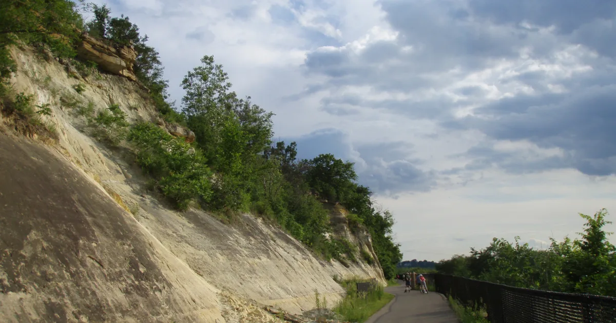 Big Bluff Trail