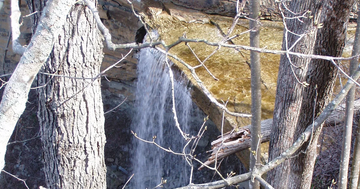 Tunnel Falls Trail